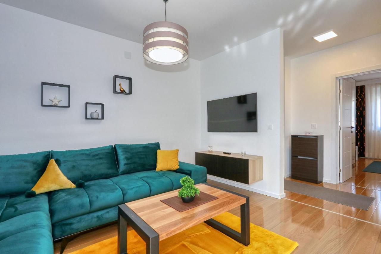 Luxury Apartments Hills Vir Dış mekan fotoğraf
